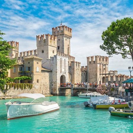 Free Parking - Blue Apartment Vicino Al Centro Sirmione Exterior foto