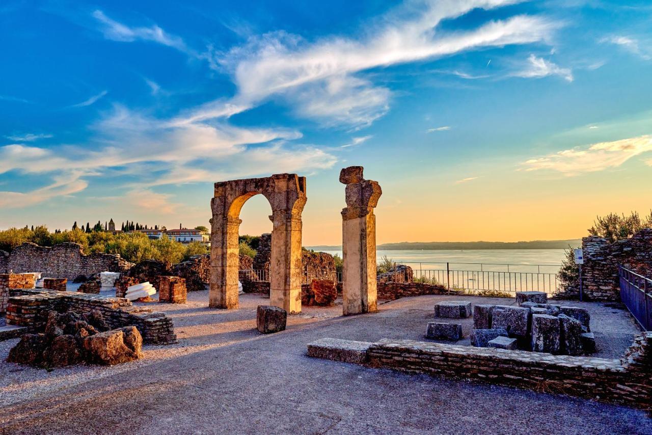 Free Parking - Blue Apartment Vicino Al Centro Sirmione Exterior foto