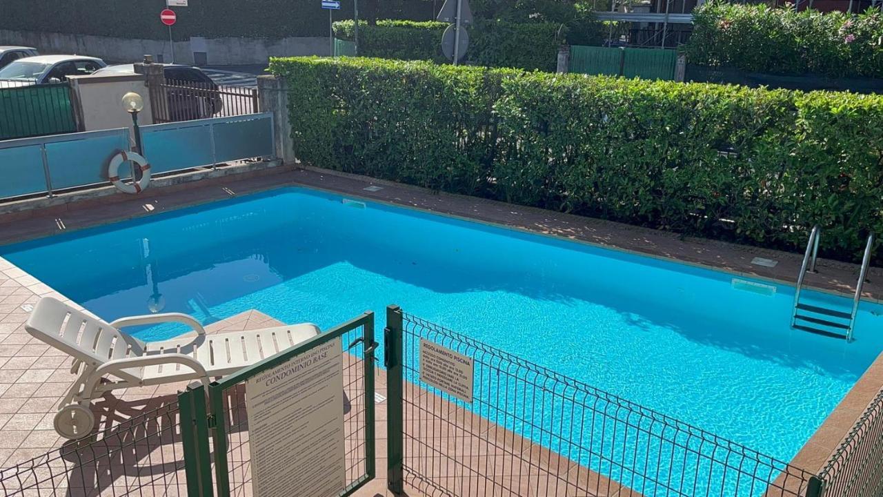 Free Parking - Blue Apartment Vicino Al Centro Sirmione Exterior foto