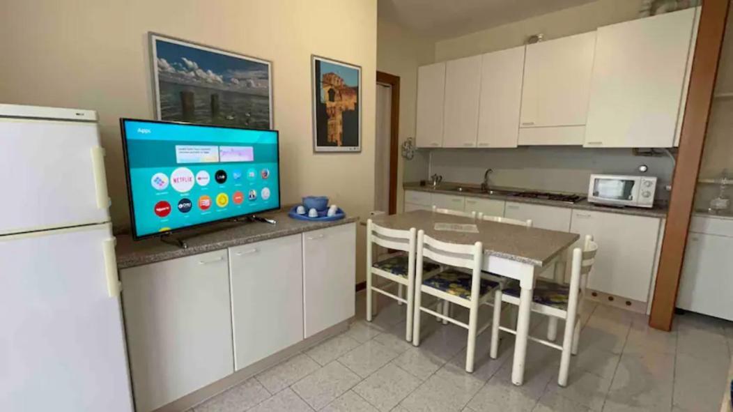 Free Parking - Blue Apartment Vicino Al Centro Sirmione Exterior foto