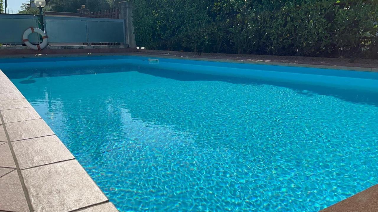 Free Parking - Blue Apartment Vicino Al Centro Sirmione Exterior foto